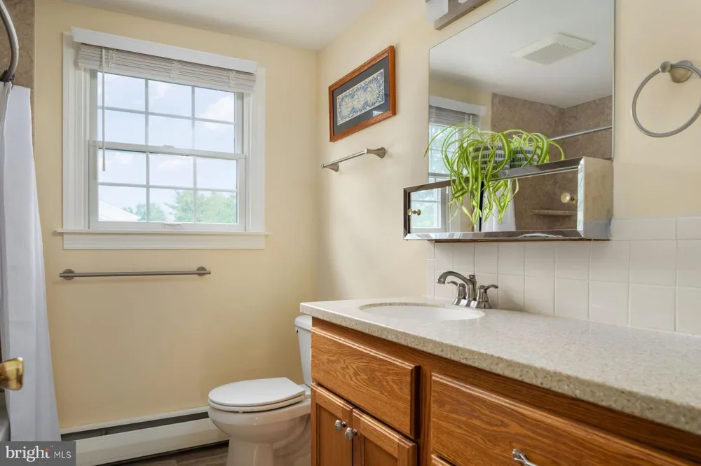 1908 RAMPART LANE Lansdale, PA 19446
