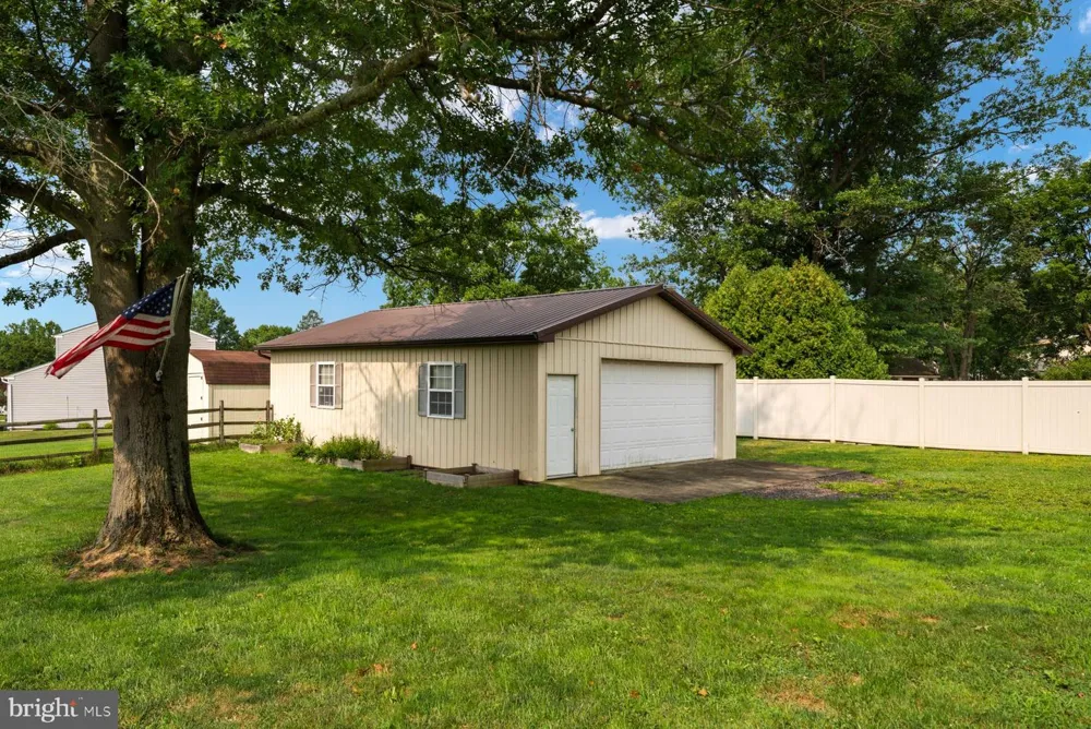 1908 RAMPART LANE Lansdale, PA 19446