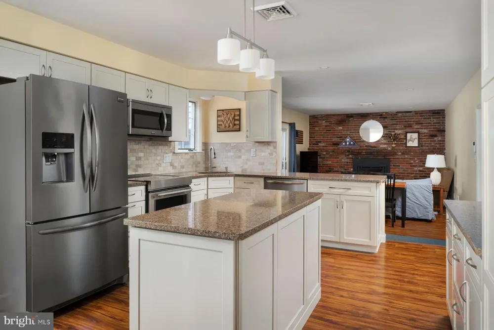 1908 RAMPART LANE Lansdale, PA 19446