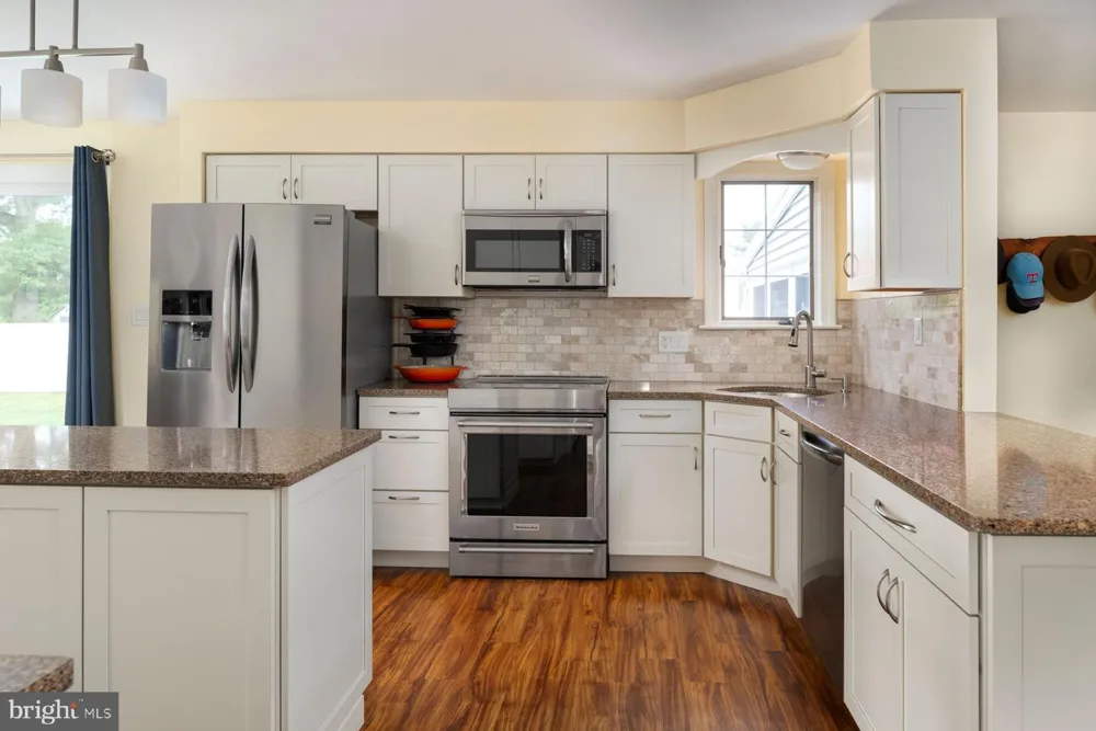 1908 RAMPART LANE Lansdale, PA 19446