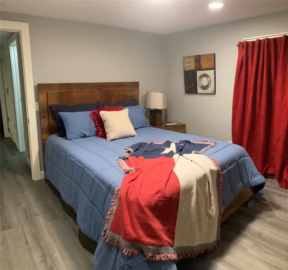 936 Jean Street Grapevine, TX 76051