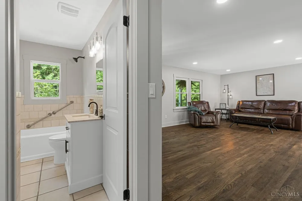 892 Happy Lane Miami, OH 45150