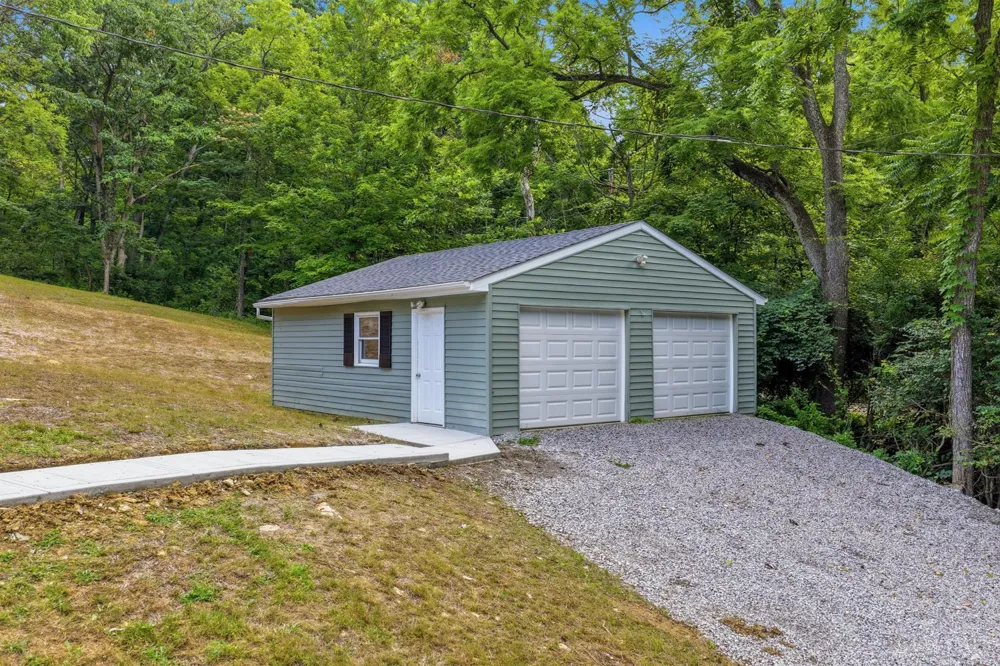 892 Happy Lane Miami, OH 45150