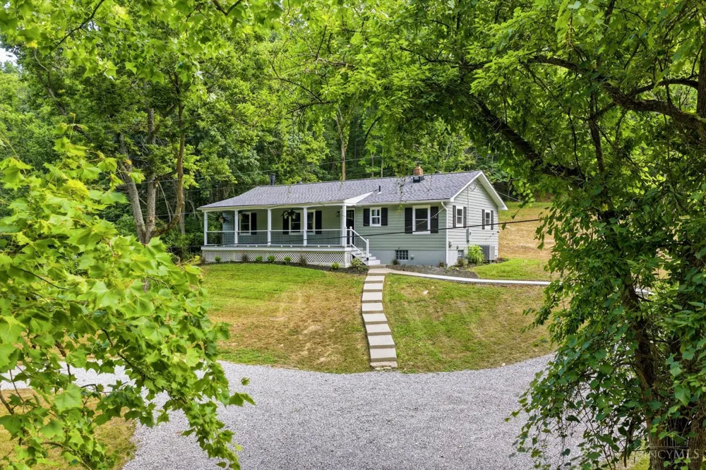 892 Happy Lane Miami, OH 45150
