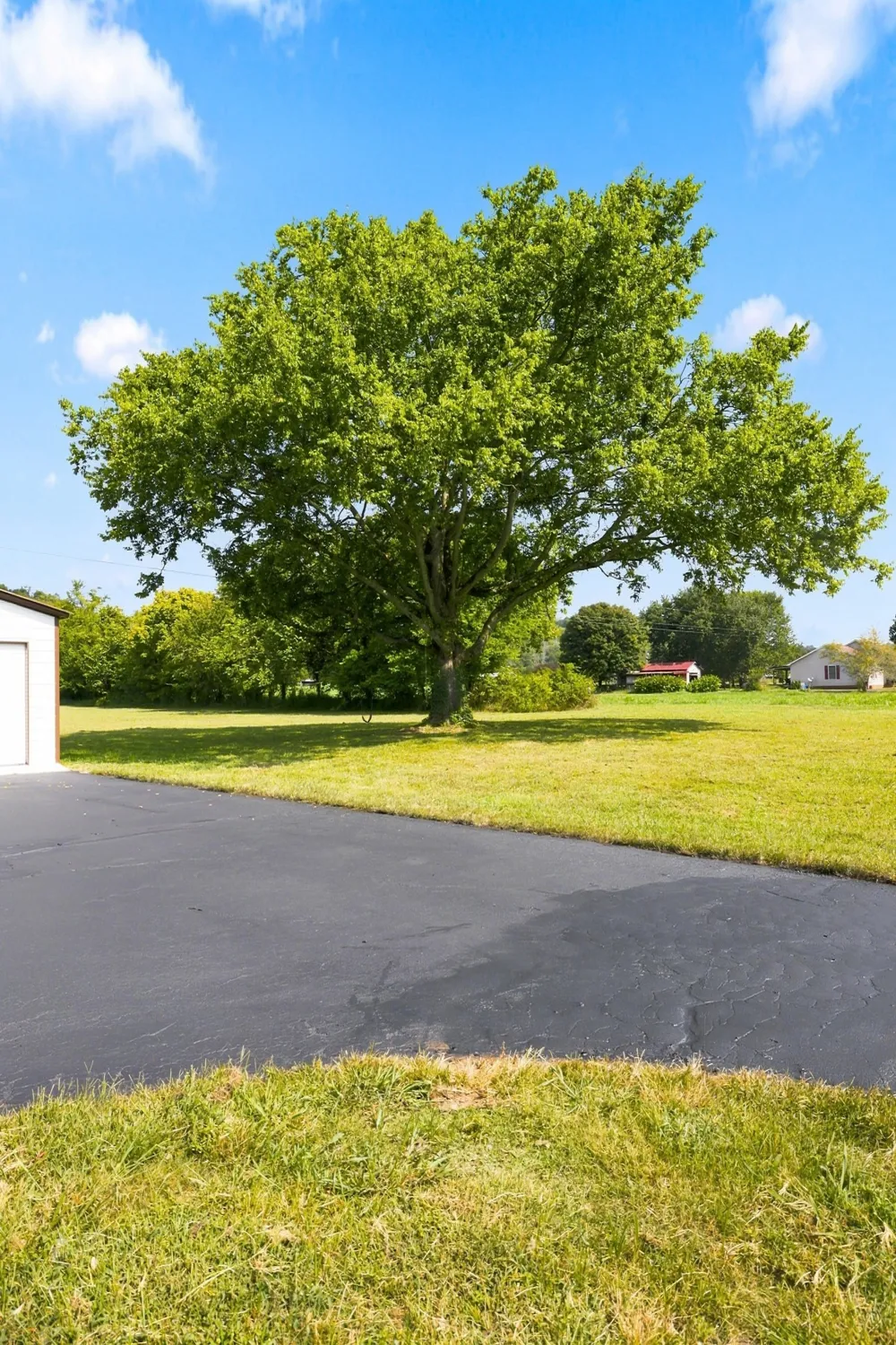 1548 Roy Sellers Rd Columbia, TN 38401