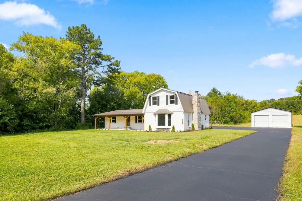 1548 Roy Sellers Rd Columbia, TN 38401