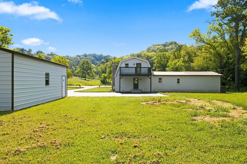 1548 Roy Sellers Rd Columbia, TN 38401