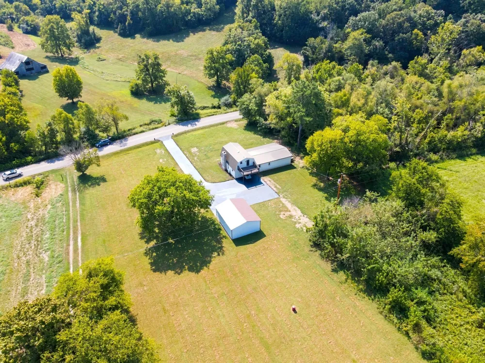 1548 Roy Sellers Rd Columbia, TN 38401
