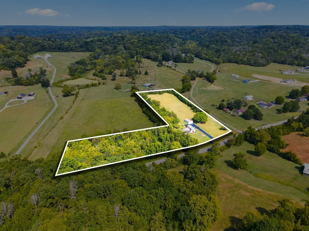 1548 Roy Sellers Rd Columbia, TN 38401