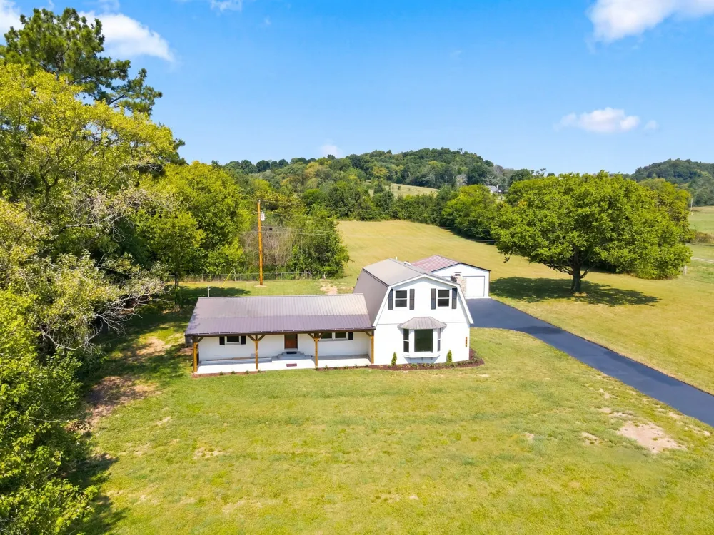 1548 Roy Sellers Rd Columbia, TN 38401