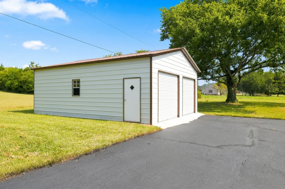 1548 Roy Sellers Rd Columbia, TN 38401