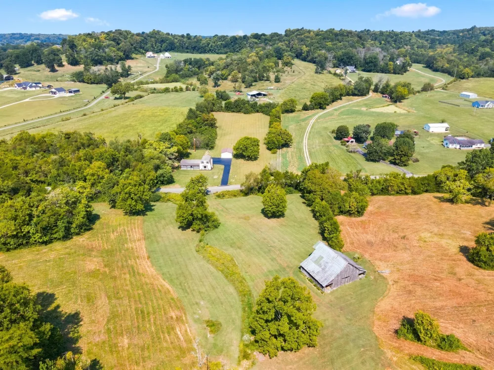 1548 Roy Sellers Rd Columbia, TN 38401