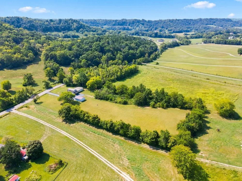 1548 Roy Sellers Rd Columbia, TN 38401