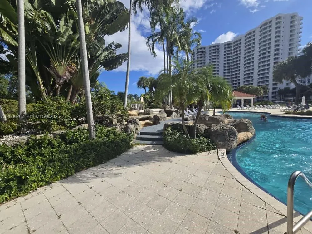 3300 NE 191st St #1202 Aventura, FL 33180
