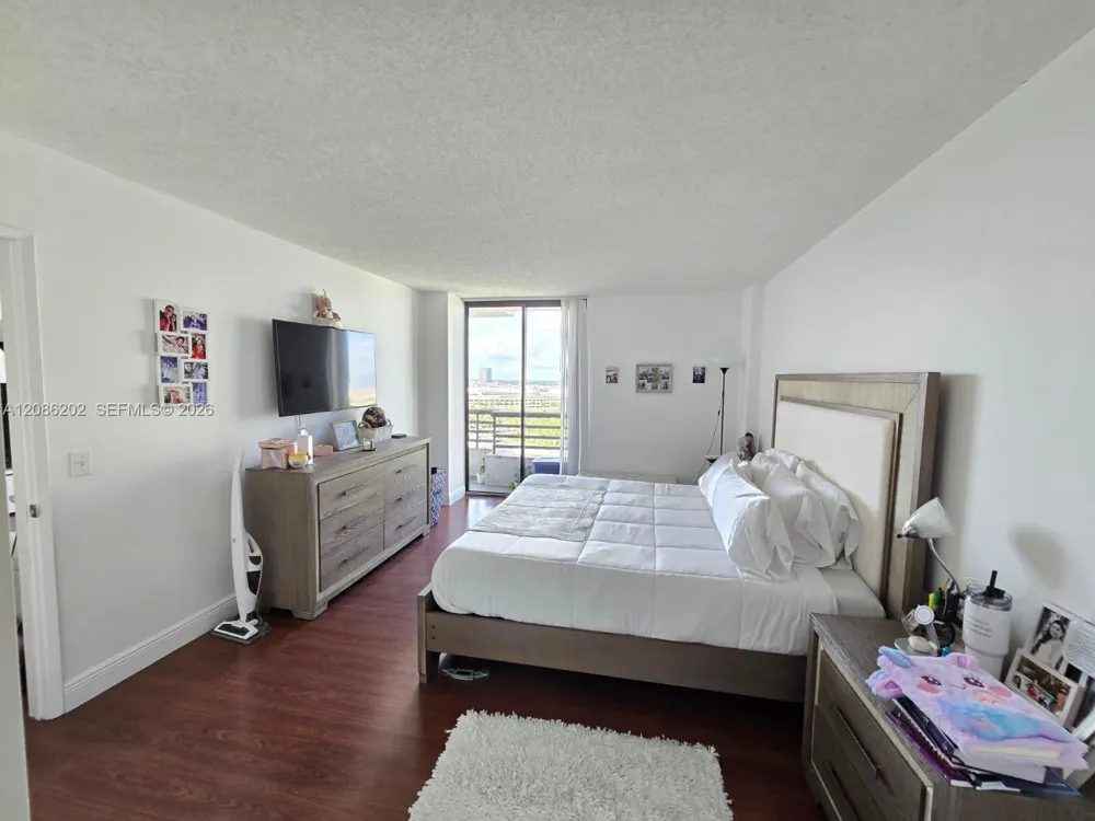 3300 NE 191st St #1202 Aventura, FL 33180
