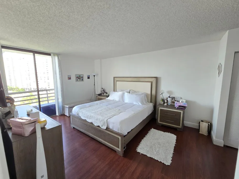 3300 NE 191st St #1202 Aventura, FL 33180