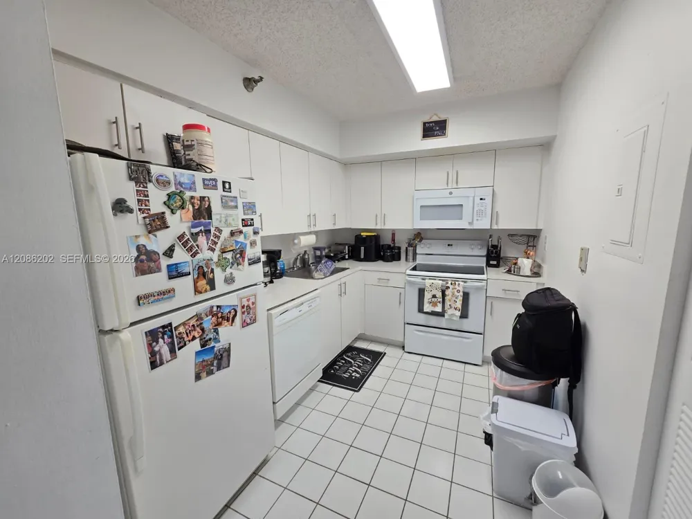 3300 NE 191st St #1202 Aventura, FL 33180