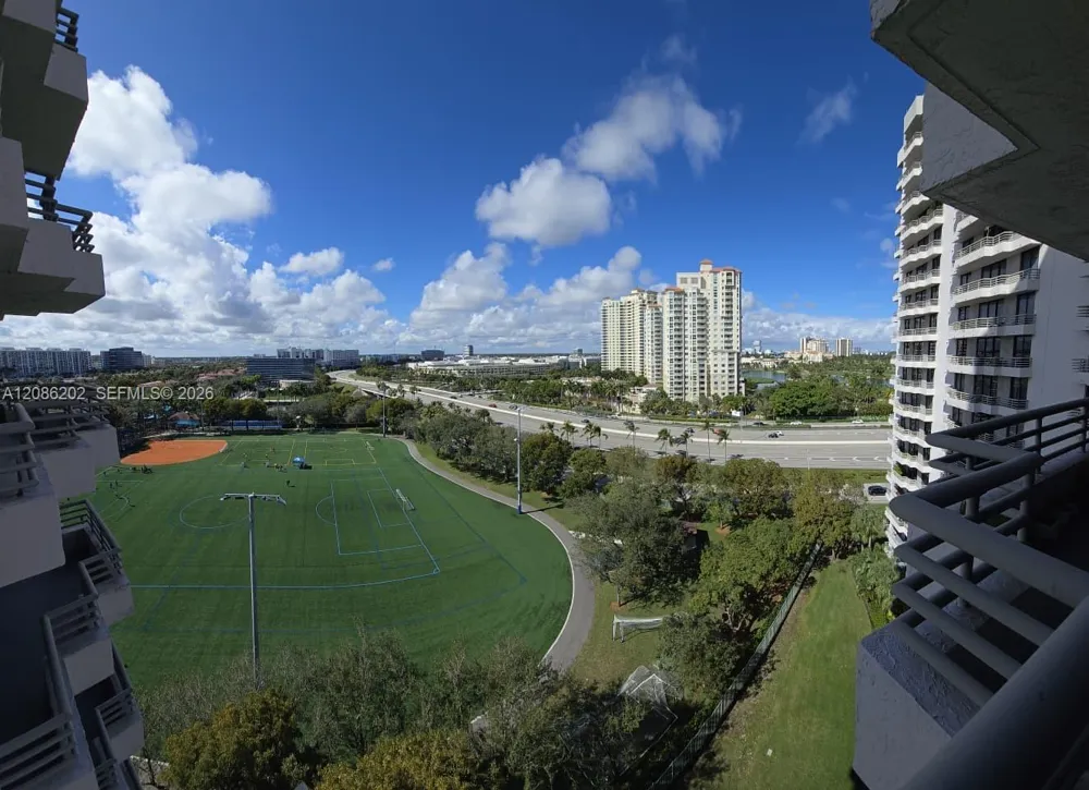 3300 NE 191st St #1202 Aventura, FL 33180