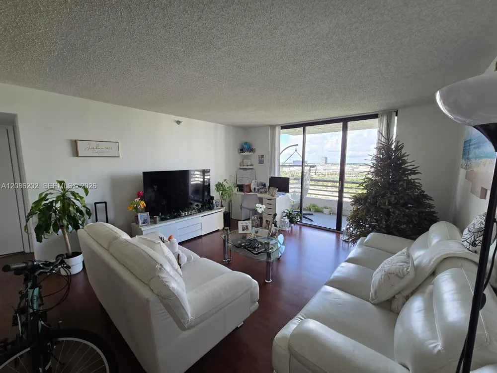 3300 NE 191st St #1202 Aventura, FL 33180