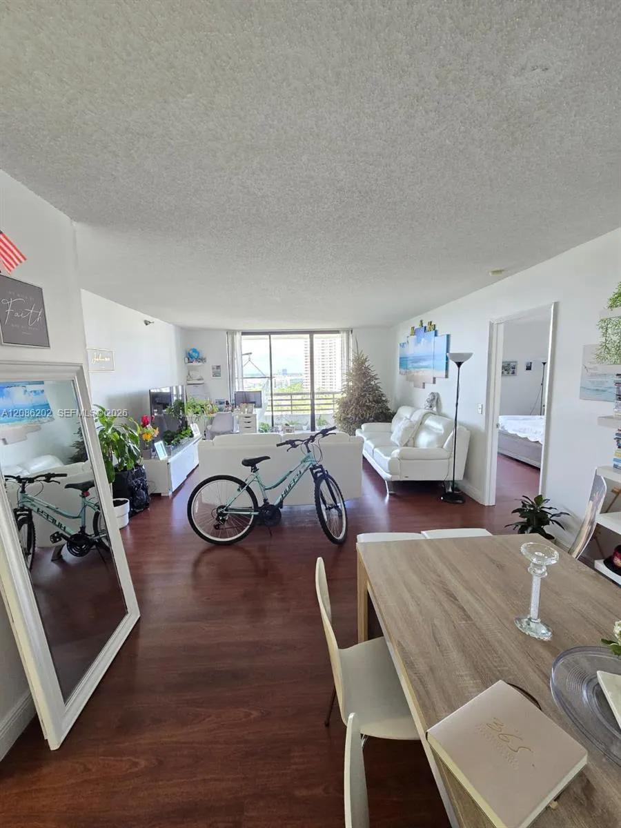 3300 NE 191st St #1202 Aventura, FL 33180