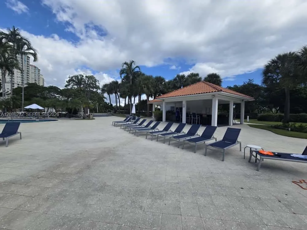 3300 NE 191st St #1202 Aventura, FL 33180