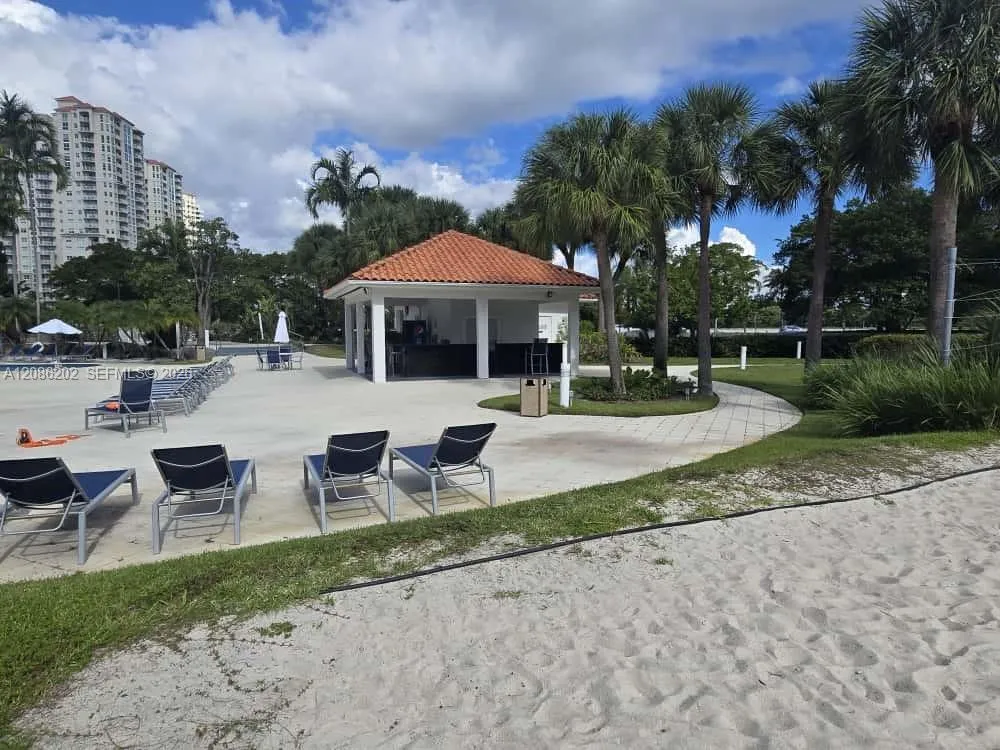 3300 NE 191st St #1202 Aventura, FL 33180