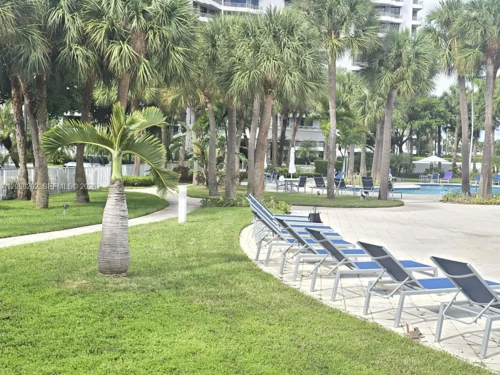 3300 NE 191st St #1202 Aventura, FL 33180
