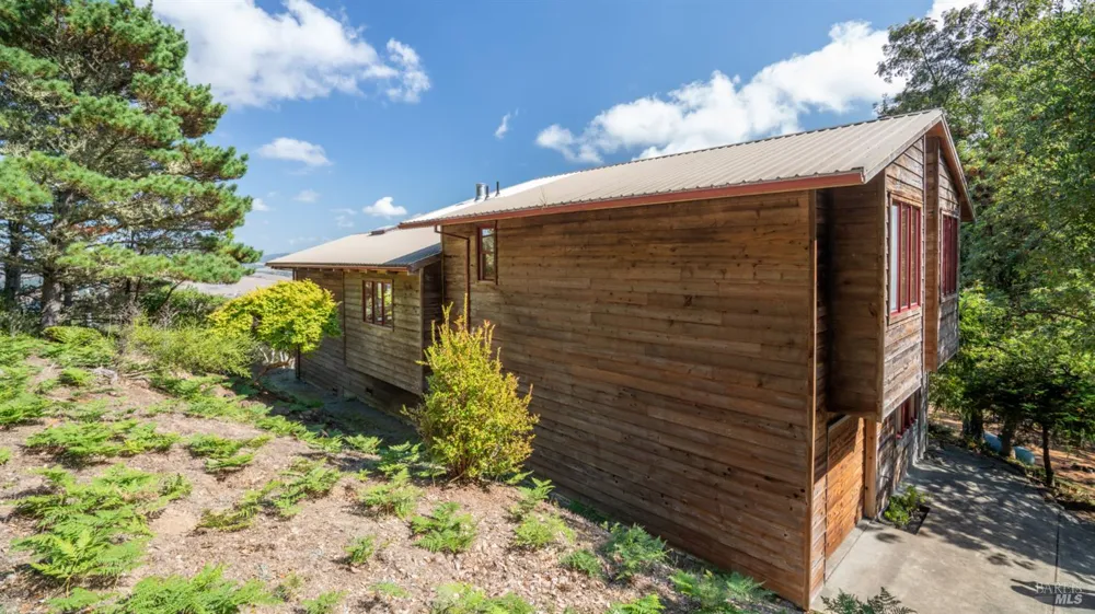 90 Dover Road Inverness, CA 94937
