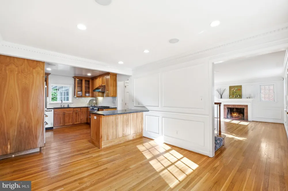9502 EDGELEY ROAD Bethesda, MD 20814