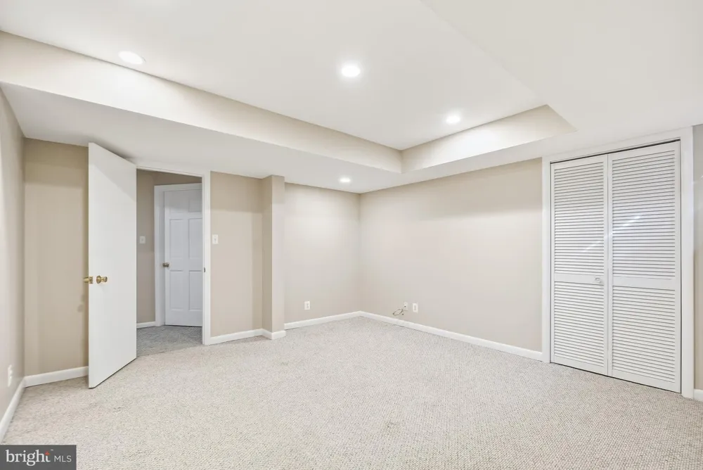 9502 EDGELEY ROAD Bethesda, MD 20814