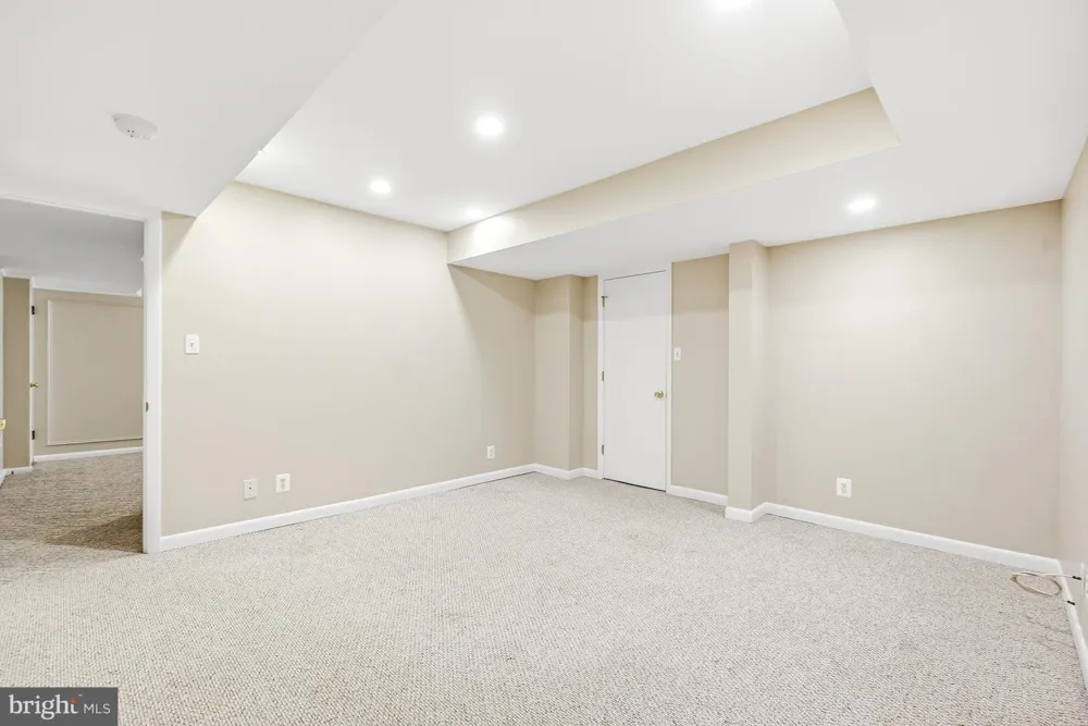 9502 EDGELEY ROAD Bethesda, MD 20814