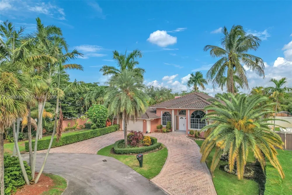 10485 NW 132nd St Hialeah Gardens, FL 33018