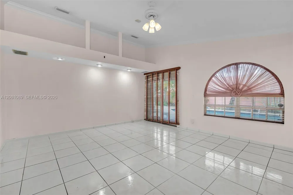 10485 NW 132nd St Hialeah Gardens, FL 33018