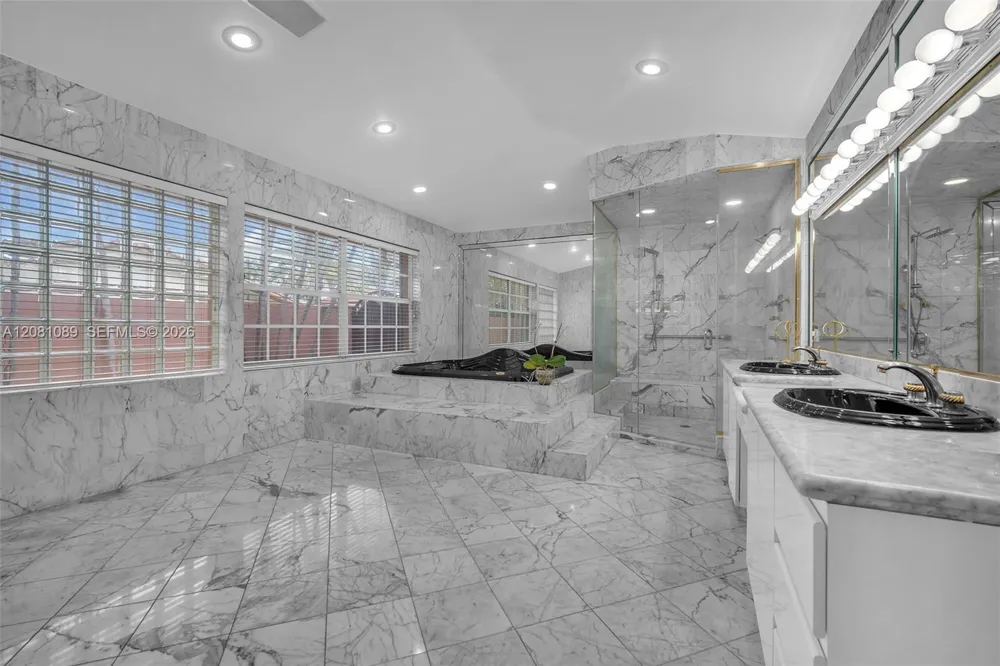 10485 NW 132nd St Hialeah Gardens, FL 33018