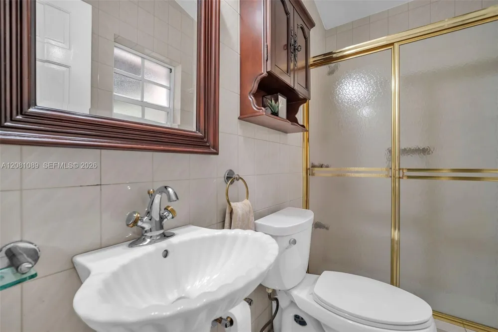 10485 NW 132nd St Hialeah Gardens, FL 33018