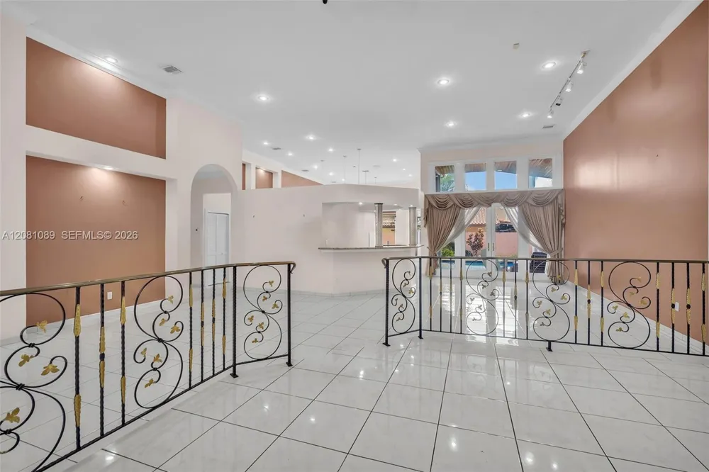 10485 NW 132nd St Hialeah Gardens, FL 33018