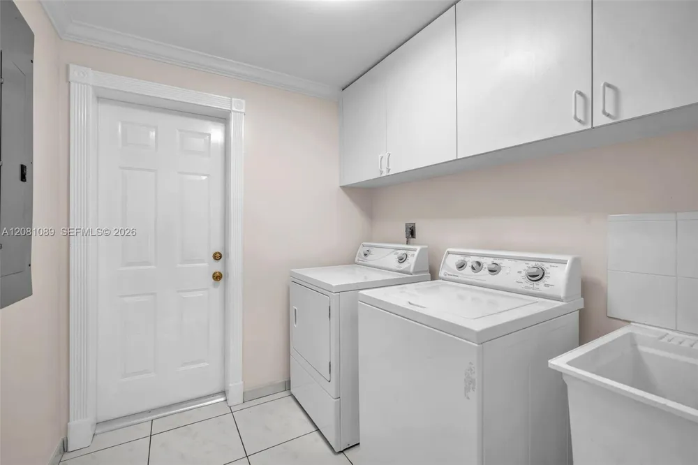 10485 NW 132nd St Hialeah Gardens, FL 33018