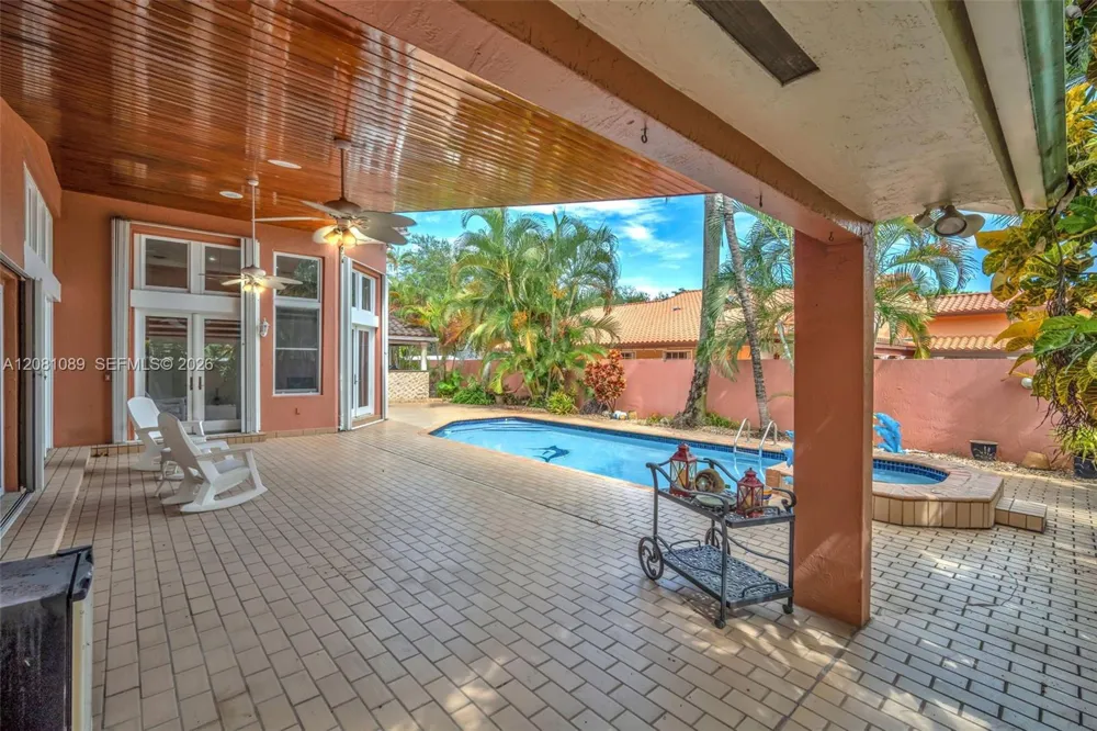 10485 NW 132nd St Hialeah Gardens, FL 33018