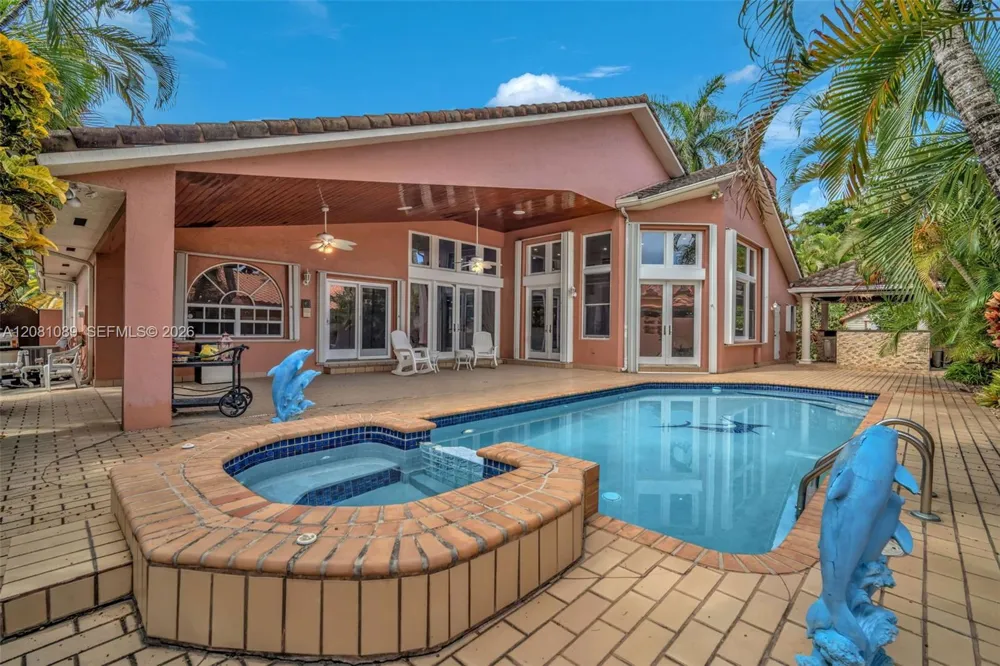 10485 NW 132nd St Hialeah Gardens, FL 33018