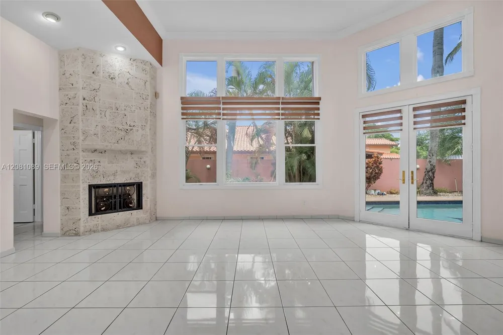10485 NW 132nd St Hialeah Gardens, FL 33018