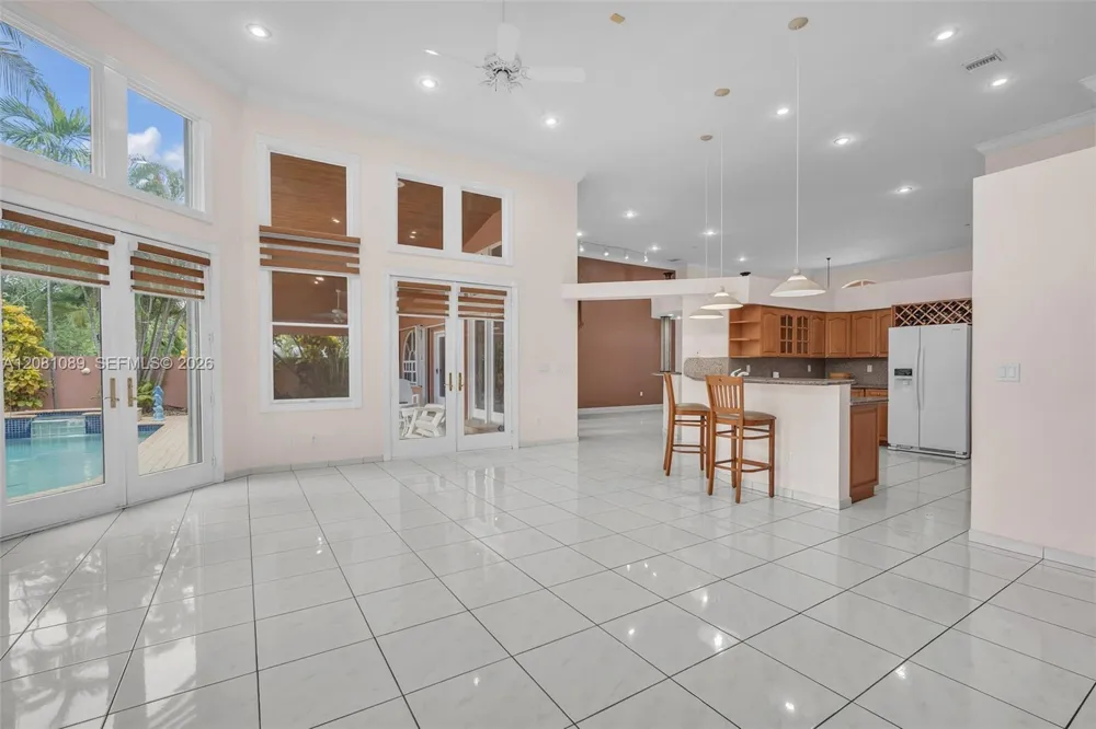 10485 NW 132nd St Hialeah Gardens, FL 33018