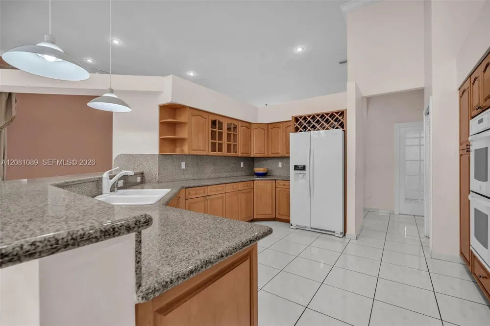 10485 NW 132nd St Hialeah Gardens, FL 33018