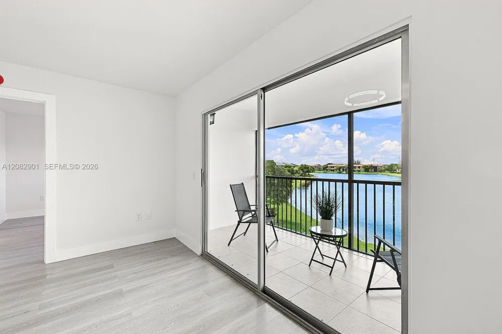 550 SW 138th Ave #402K Pembroke Pines, FL 33027