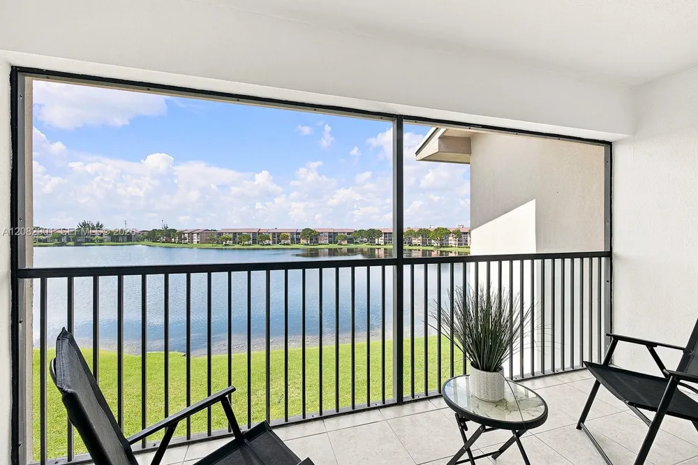 550 SW 138th Ave #402K Pembroke Pines, FL 33027