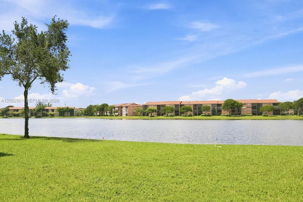 550 SW 138th Ave #402K Pembroke Pines, FL 33027