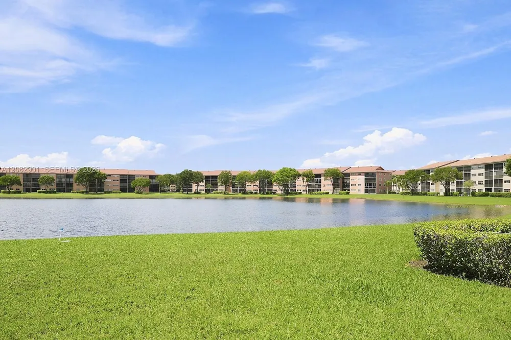 550 SW 138th Ave #402K Pembroke Pines, FL 33027