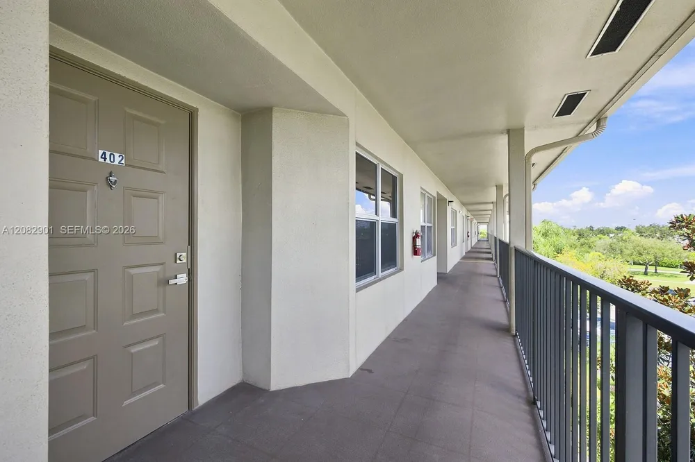 550 SW 138th Ave #402K Pembroke Pines, FL 33027