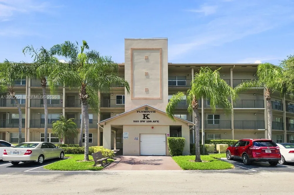 550 SW 138th Ave #402K Pembroke Pines, FL 33027