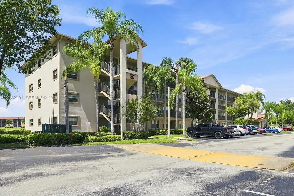 550 SW 138th Ave #402K Pembroke Pines, FL 33027