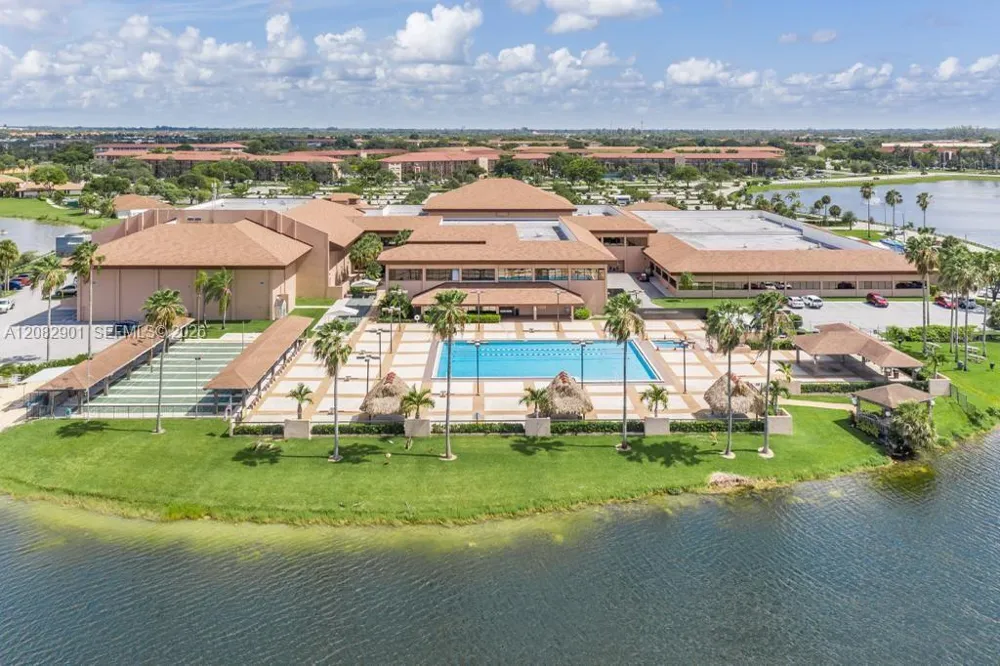 550 SW 138th Ave #402K Pembroke Pines, FL 33027